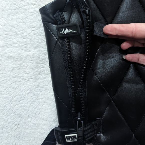 Helium - Division Diamond Tuck GS [Size Med] Airsoft Vest - Picture 2 of 5